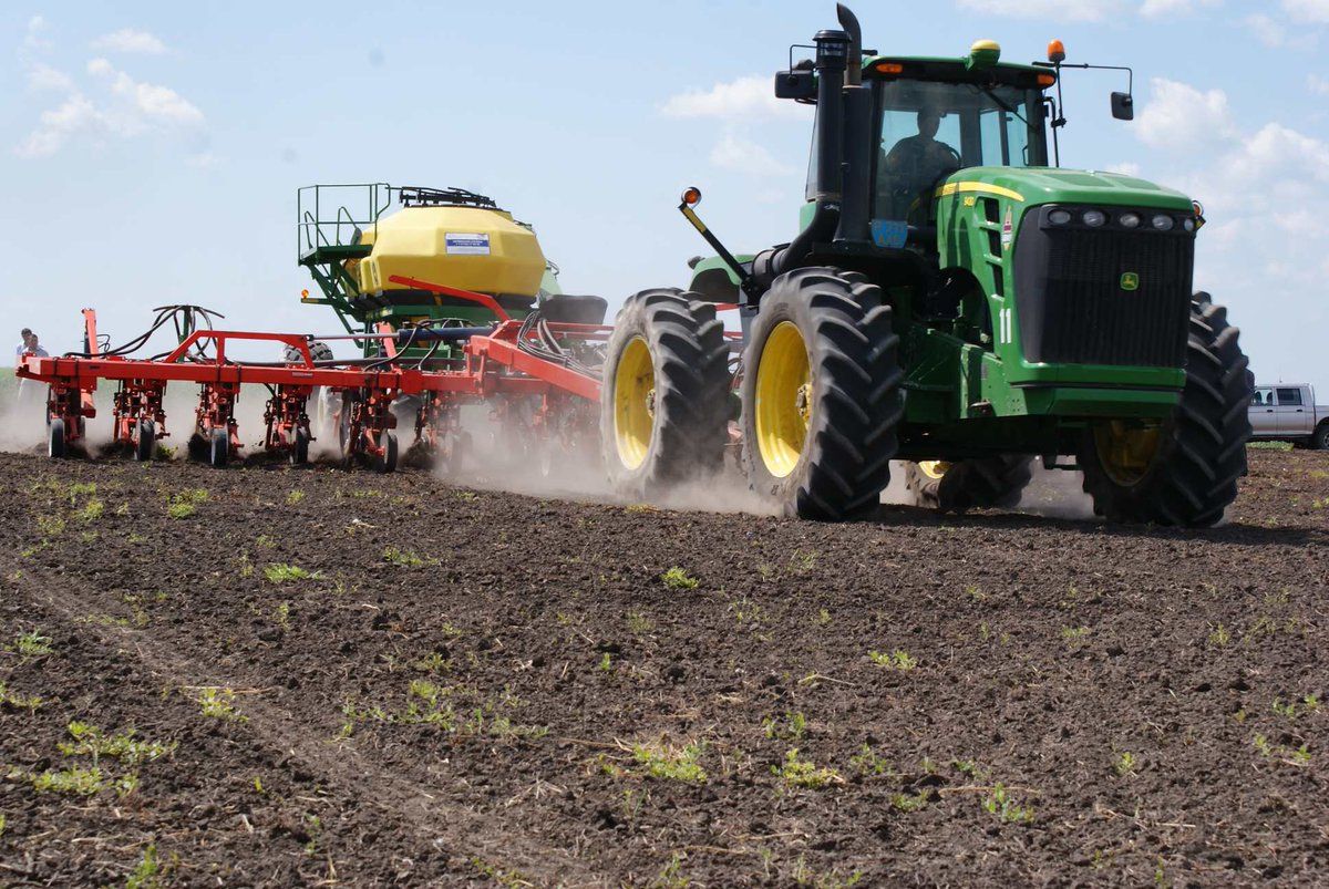 Администрация Ростовской области запретила сельхозтехнике въезжать на Донбасс – Парагро