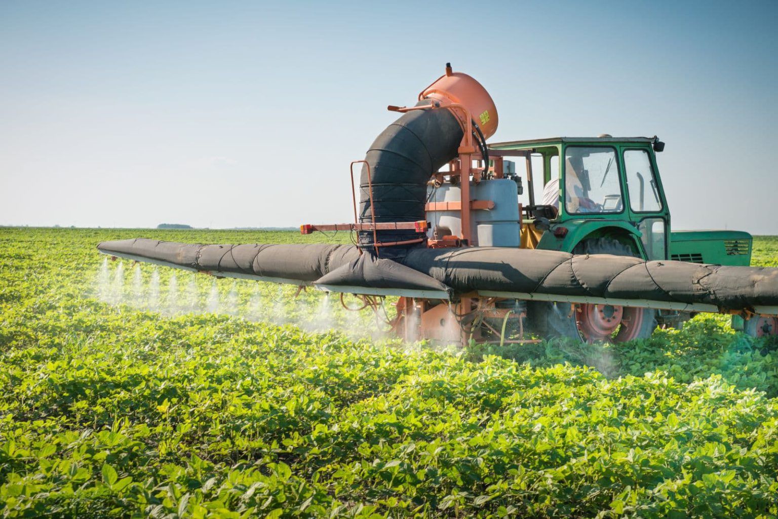 Агрохимикаты и пестициды взяли под жесткий контроль – Парагро