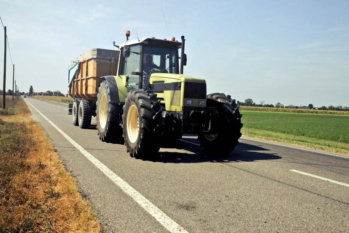 Упростить перемещение сельхозтехники по дорогам – Парагро