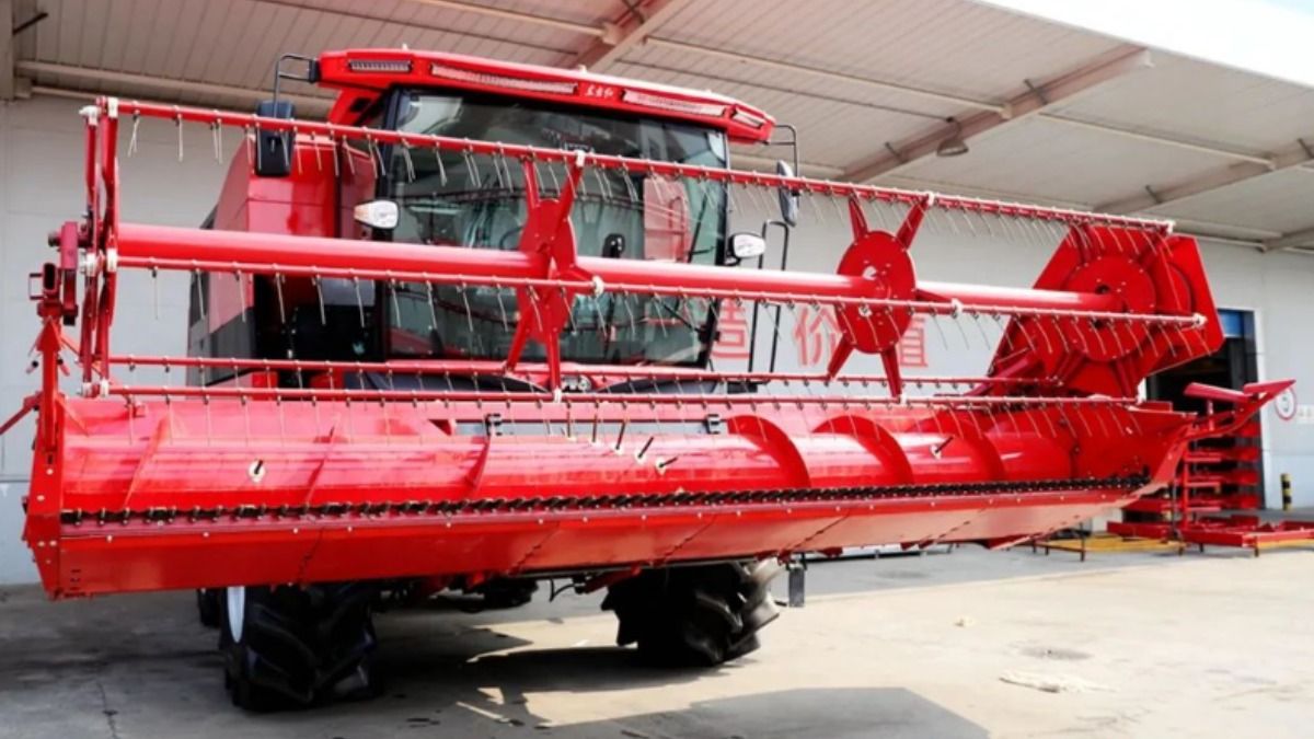 Китайцы презентуют новый зерноуборочный комбайн, явный конкурент для машин Гомсельмаш – Парагро